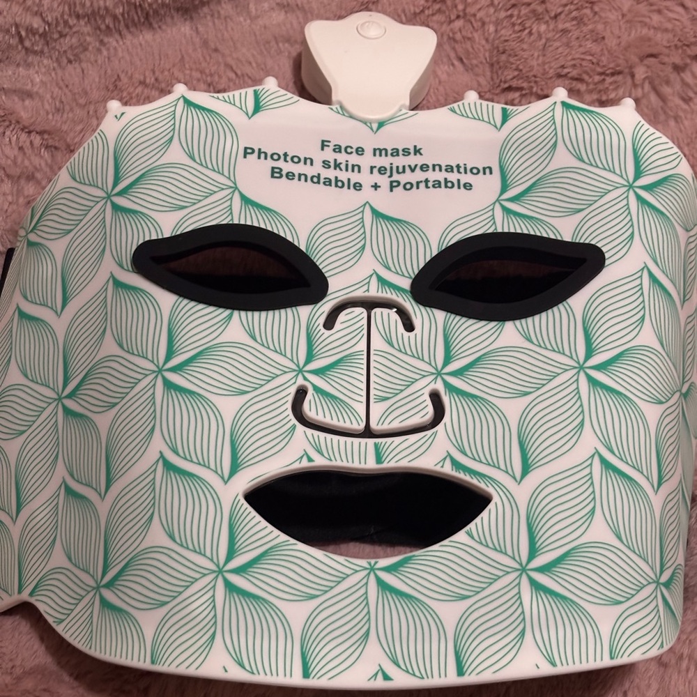 Green and White Photon Skin Rejuvenation Face Mask